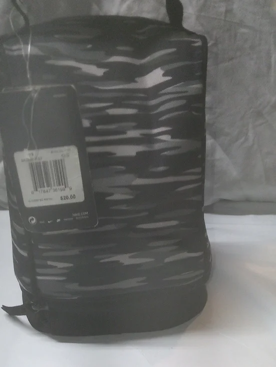 Nike Black Gray Camo Insolated Lunch Bag with 2 Compartments - Picture 4 of 5